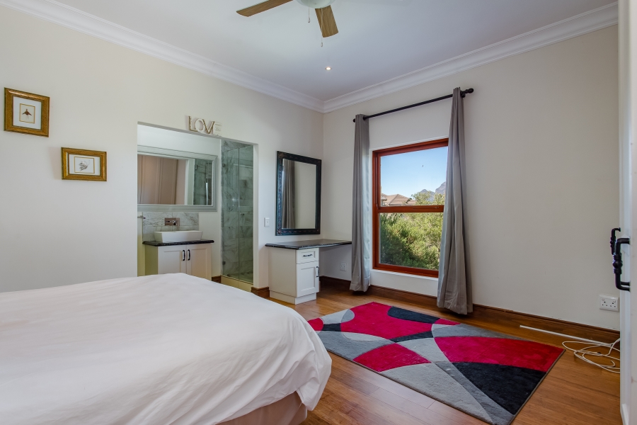 5 Bedroom Property for Sale in Val De Vie Estate Western Cape